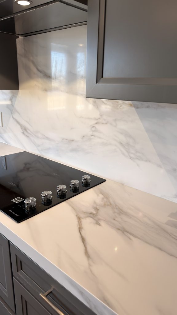 Calacatta Castana Quartz